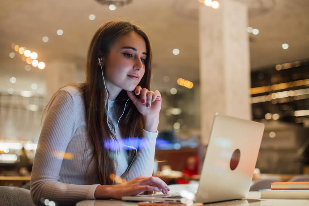 Kurve fortalece su oferta de eLearning con infraestructura LMS de alto rendimiento y gestión avanzada